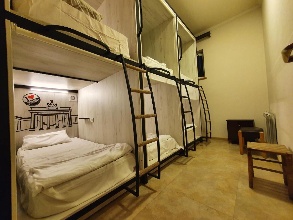 Capsule Hostel In The Old City Of Erévan Extérieur photo